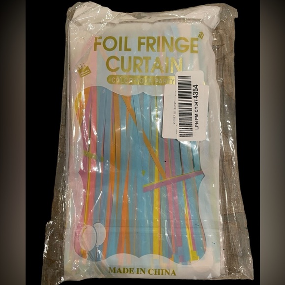New, 6 Pack of 10’ Foil Fringe Garland for Floats/Backdrops - Picture 3 of 4
